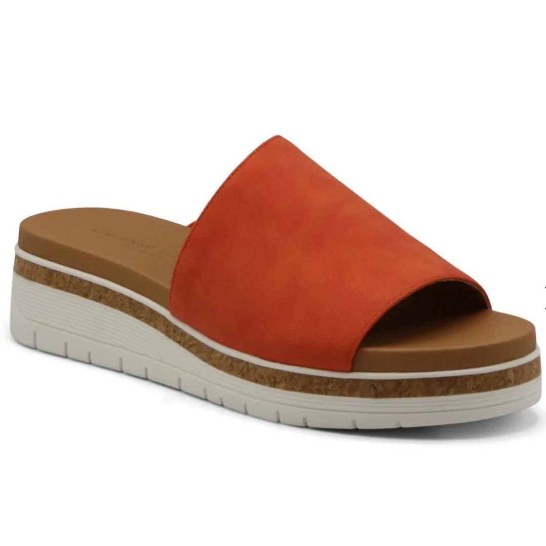 Adrienne Vittadini Provence Sandal in Tangerine Size 7.5