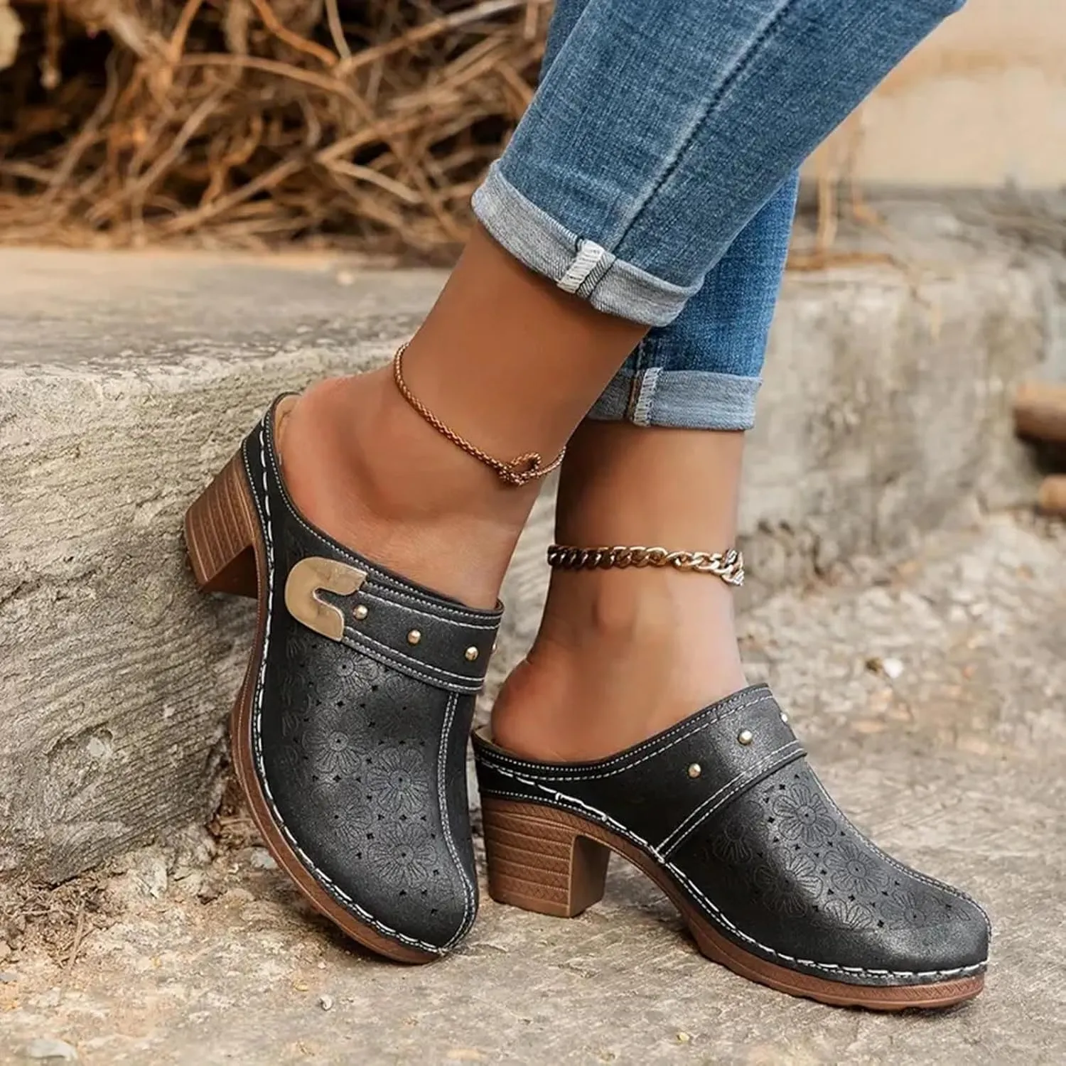 Clogs for Women Mules Slip-On Closed Toe Wedge Heels Hollow Breathable Backless Slippers Summer Casual Chunky Heel Sandals