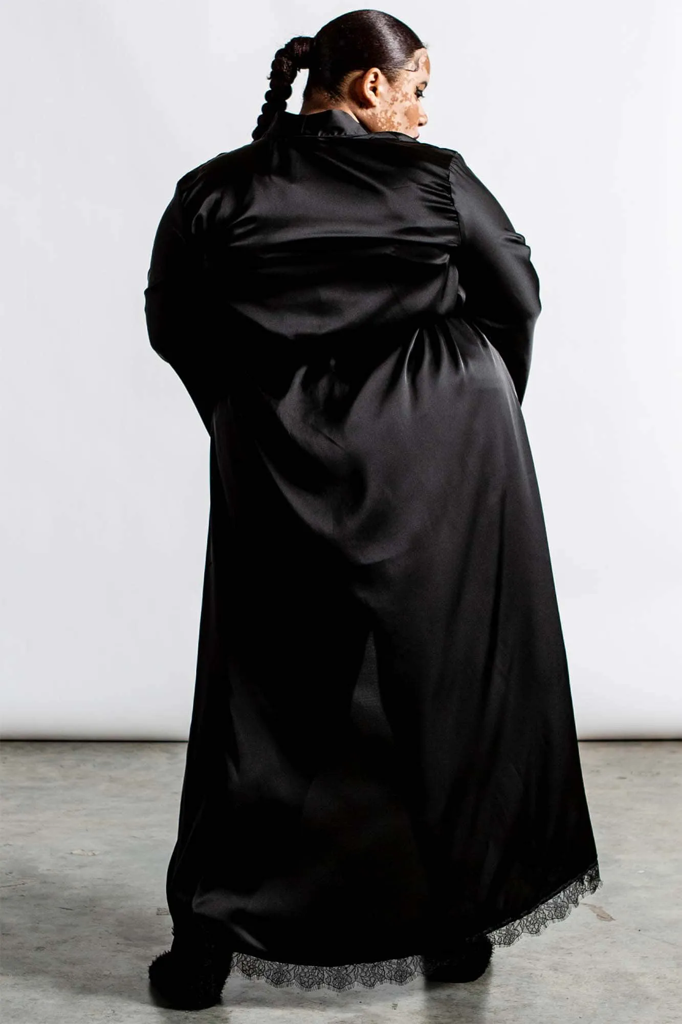 Deadly Daze Satin Robe [B] [PLUS]