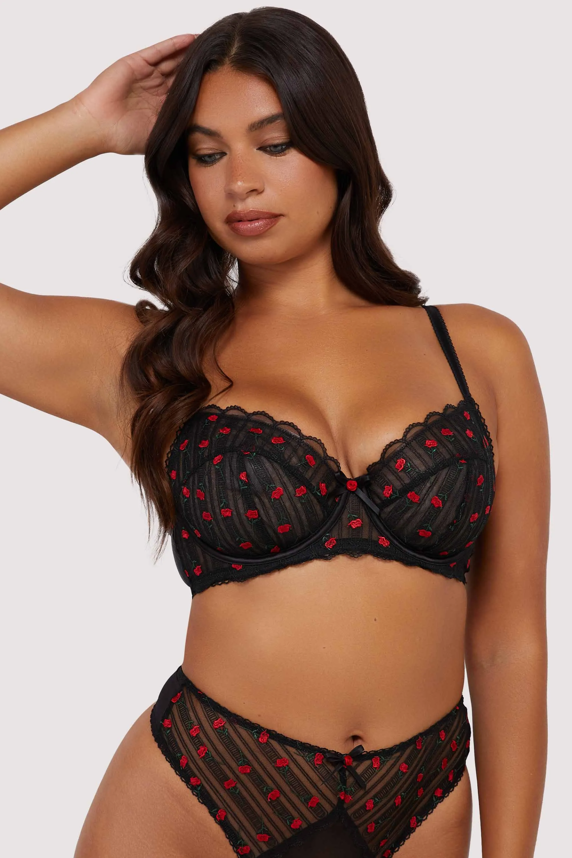 Elodie Black and Red Rosebud Embroidery Set