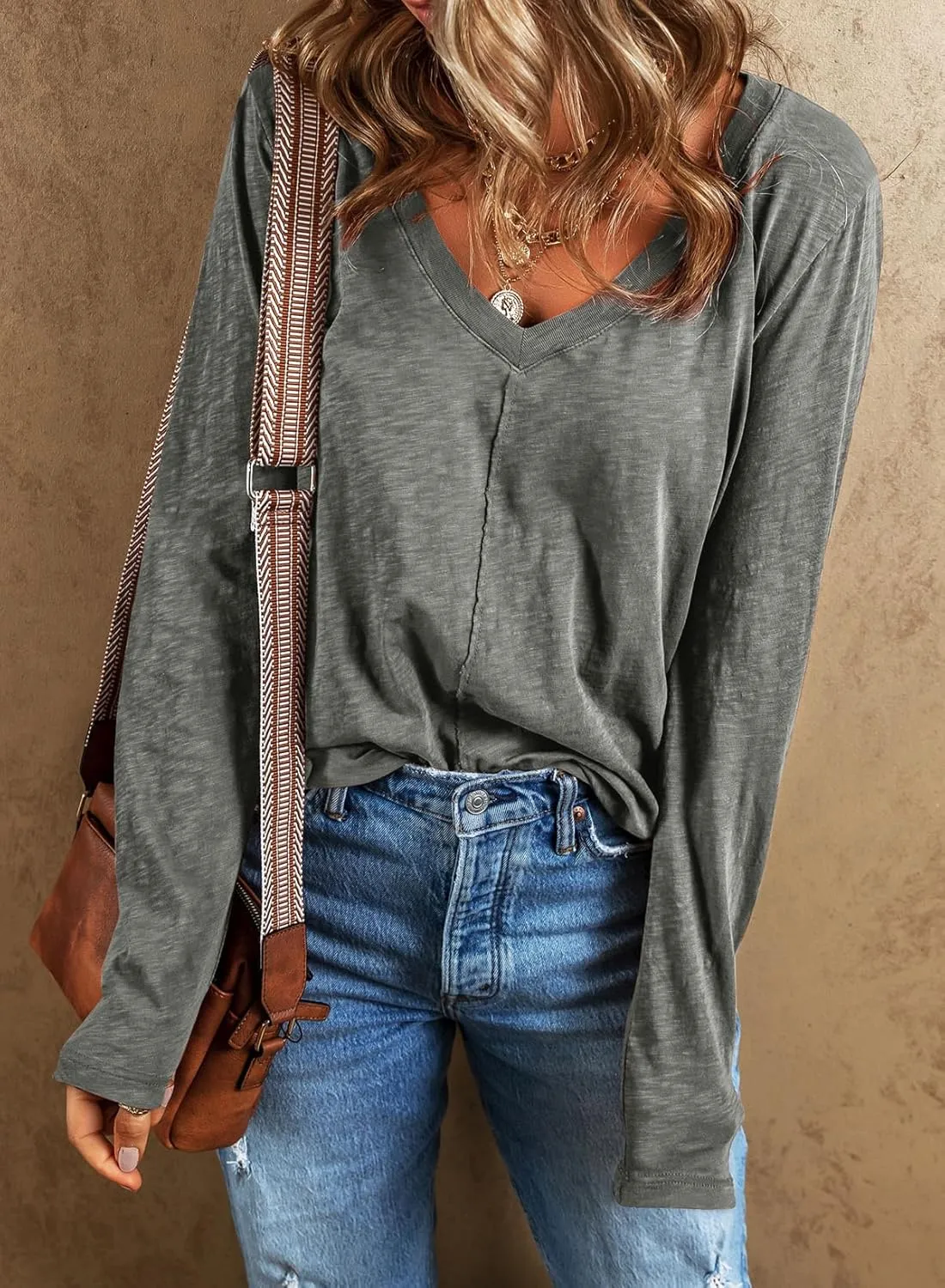EVALESS Spring Tops for Women Beach Vacation Clothes V Neck Summer Tops Long Sleeve Shirts Basic T Shirts Women's Clothing