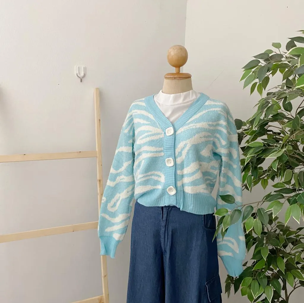 Korean knitted Cardigan Scribble