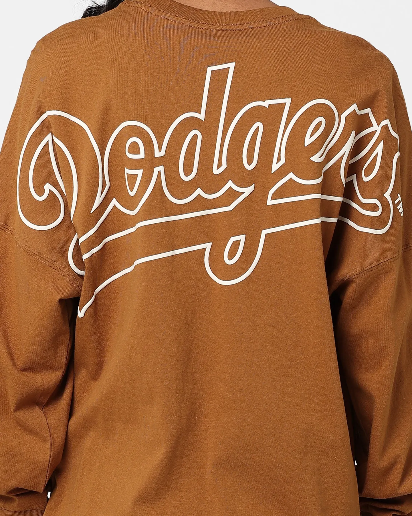 Majestic Athletic Women's Los Angeles Dodgers Oversized Hiri Long Sleeve T-Shirt Chocolate