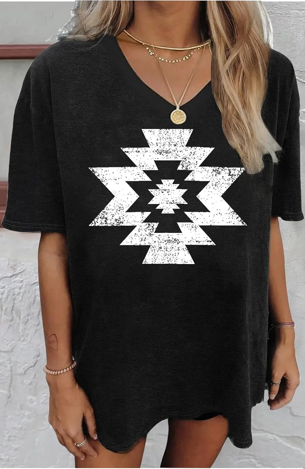 Oversized V Neck Shirts for Women Western Outfits Cowgirl Graphic Tshirts Coutnry Concert Nashville Tops Workout Clothes