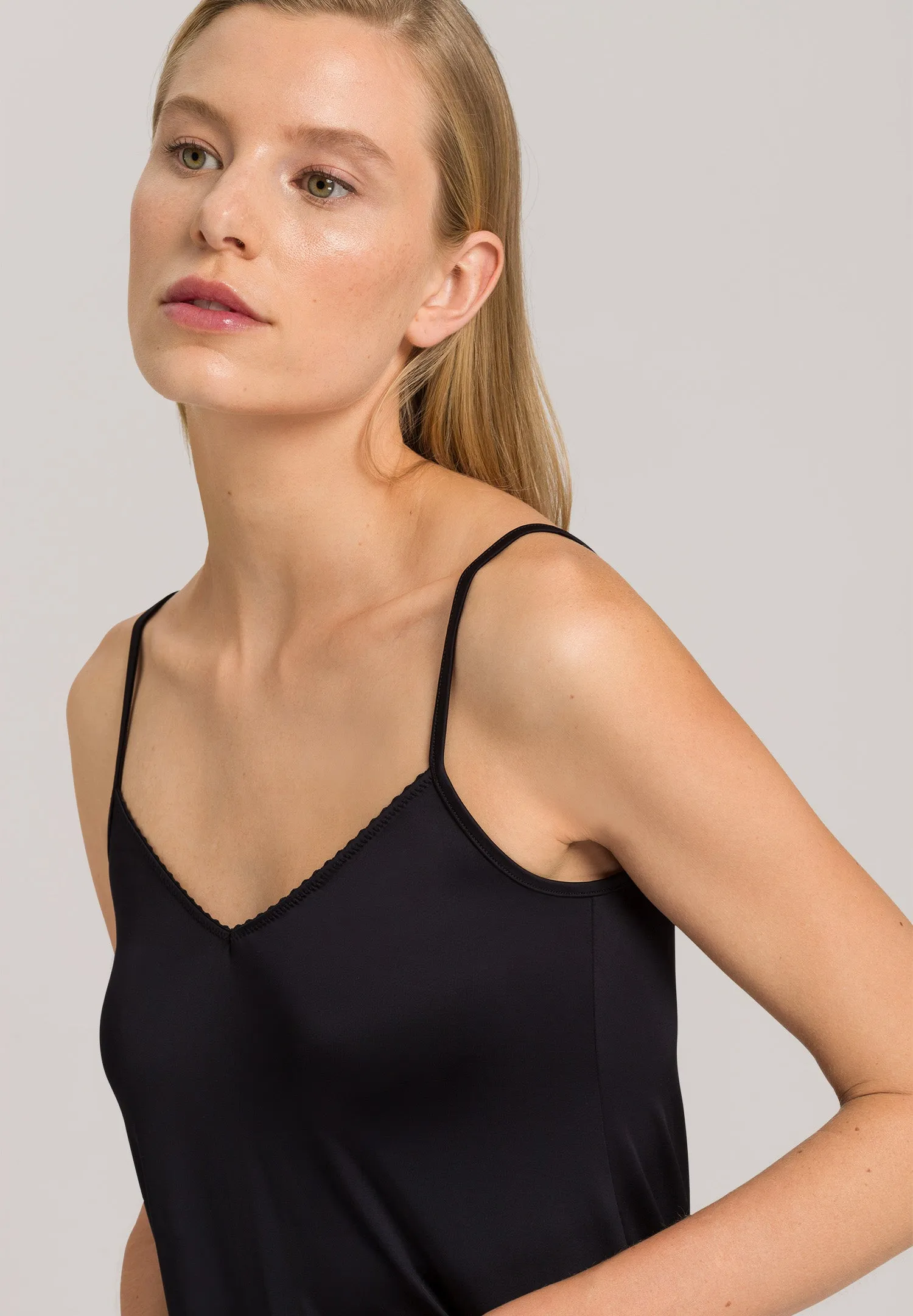 Satin Deluxe Bodydress | Black 71065-019