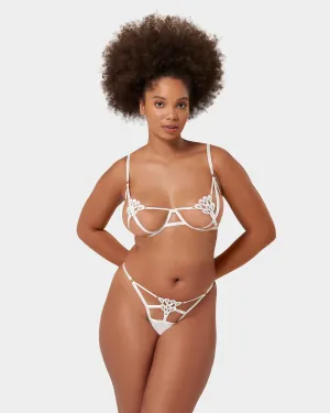 Set: Aria White