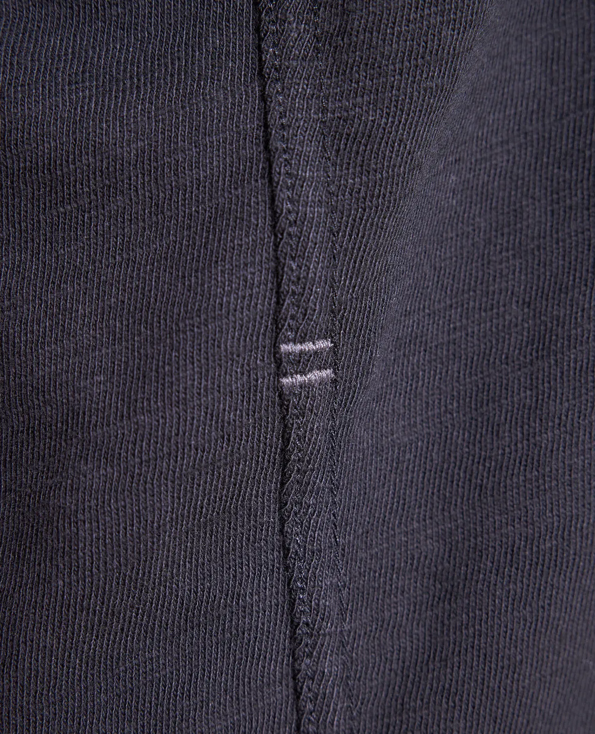 The Bowen - Distressed SS Polo - Black
