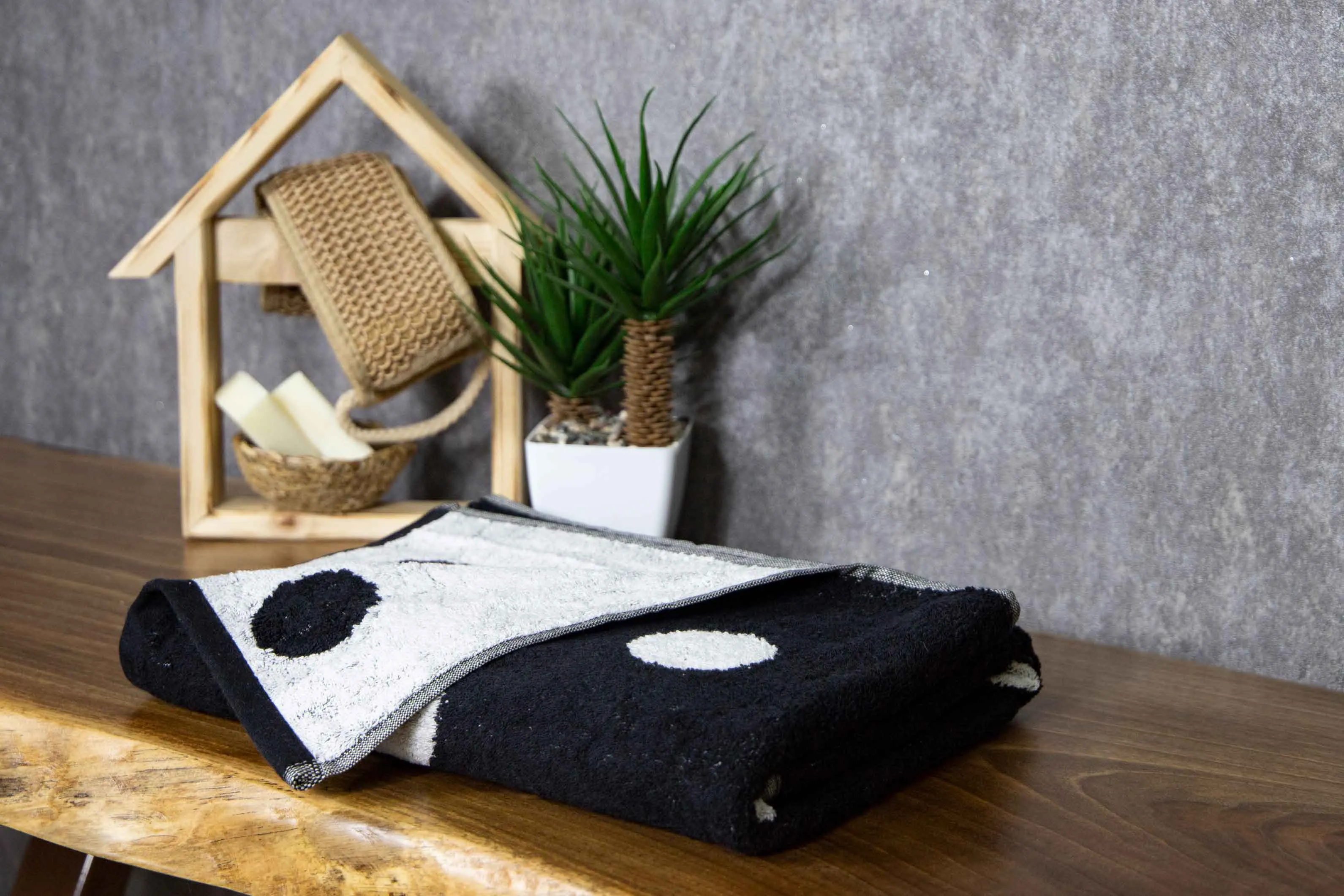 Tyne Collection Cotton Bath Towel - Black & White Spots