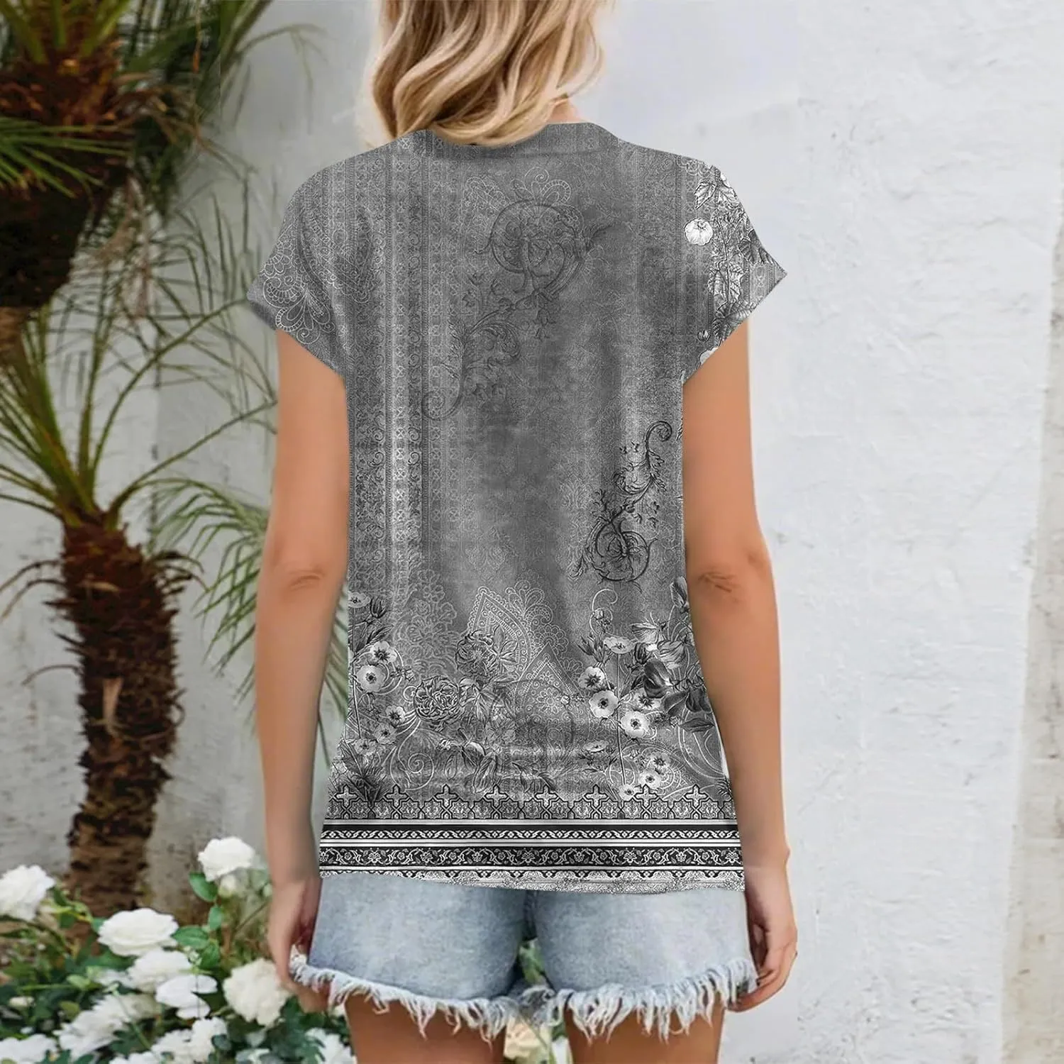 Women's Casual Floral Print Short Sleeve T-Shirt Lightweight Summer Blouse Loose Fit Red Perfect for Daily Wear