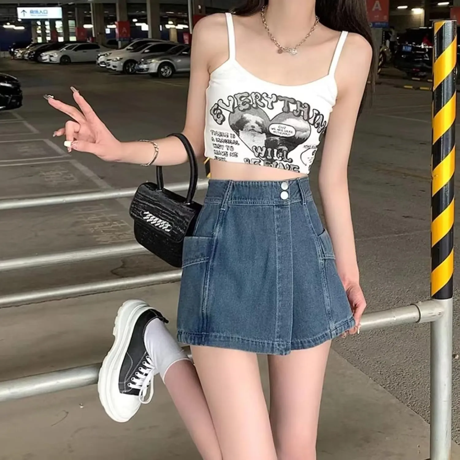 Women's Denim Shorts High Waisted Irregular Design A Line Skorts Shorts Wide Leg Slim Fit Baggy Jeans Shorts with Pockets