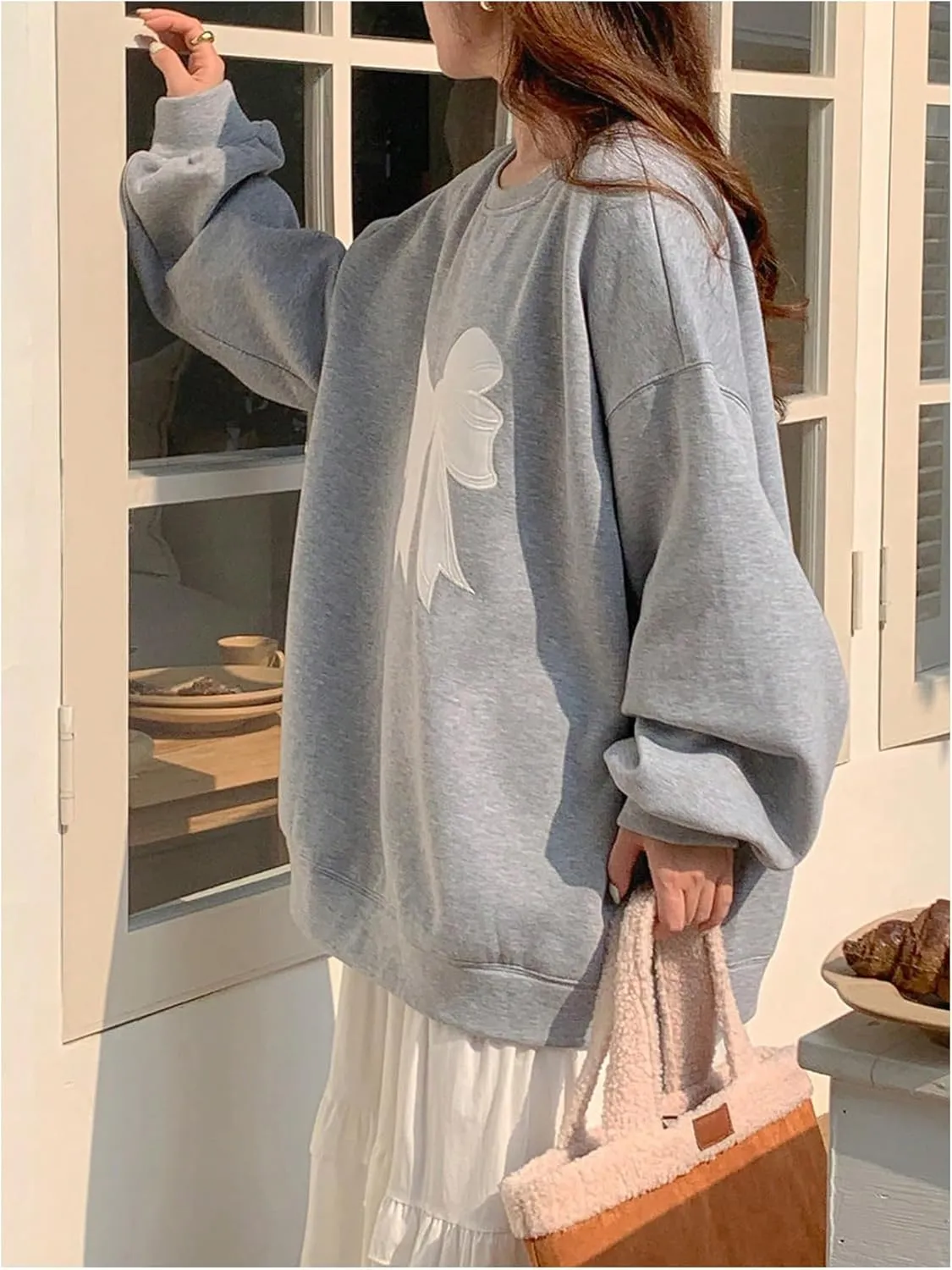 Women's Oversized Sweatshirts Bow Embroidery Long Sleeve Crewneck Sweatshirt Pullovers Trendy